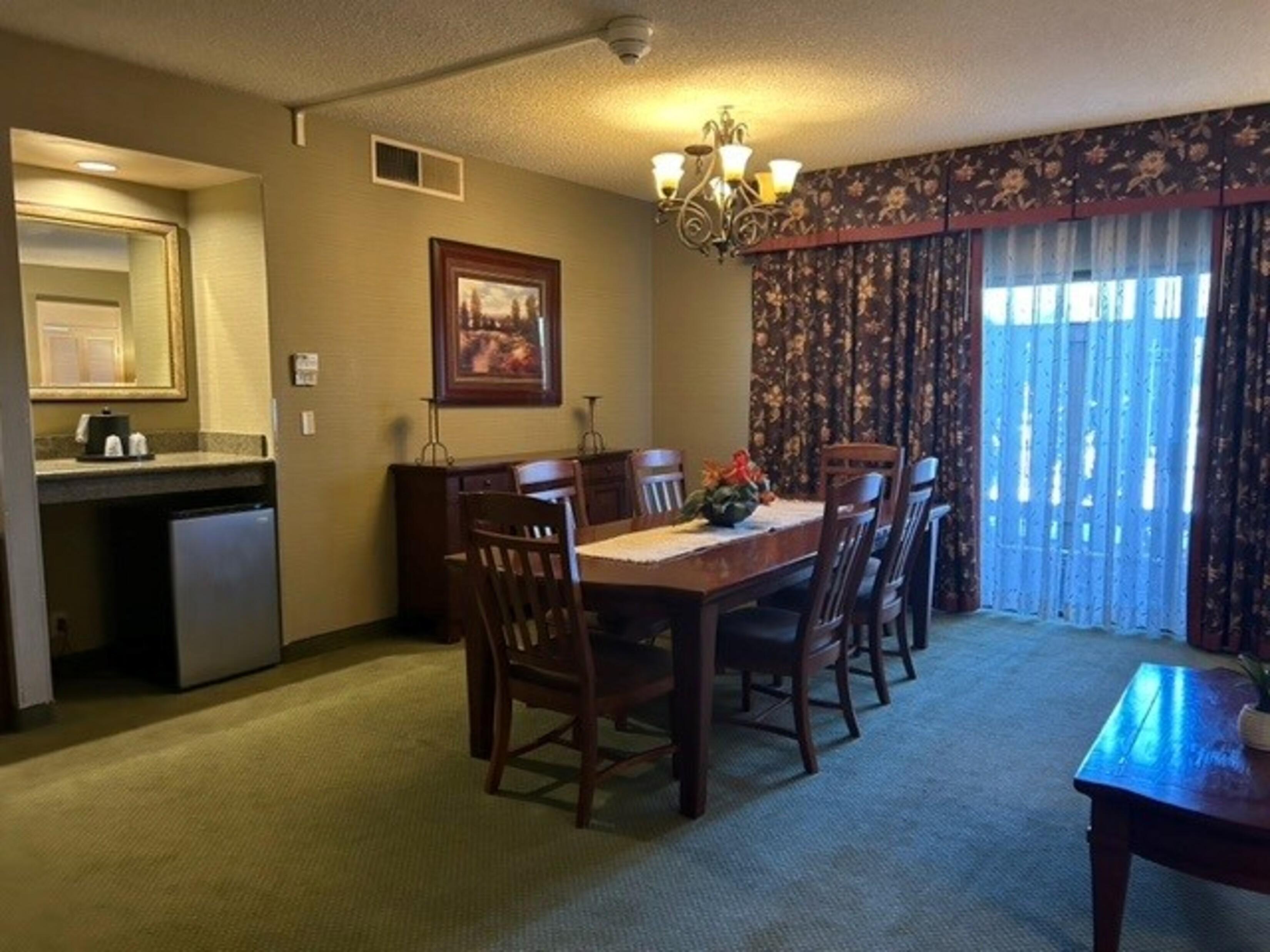 Piccadilly Airport Hotel Fresno